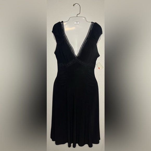 Fire Los Angeles Dresses & Skirts - Fire Los Angeles Black Lace Trim Midi Dress – Size M (NWT) 🖤